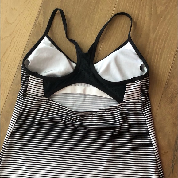 Nike Racerback tankini swim top - Picture 7 of 9